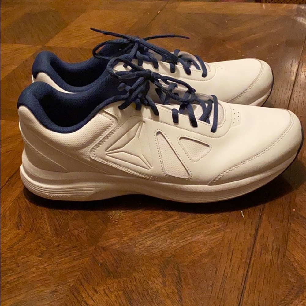 Reebok DMX Max tennis shoes